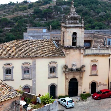 Hotell La Dimora Di Piazza Carmine 3*
